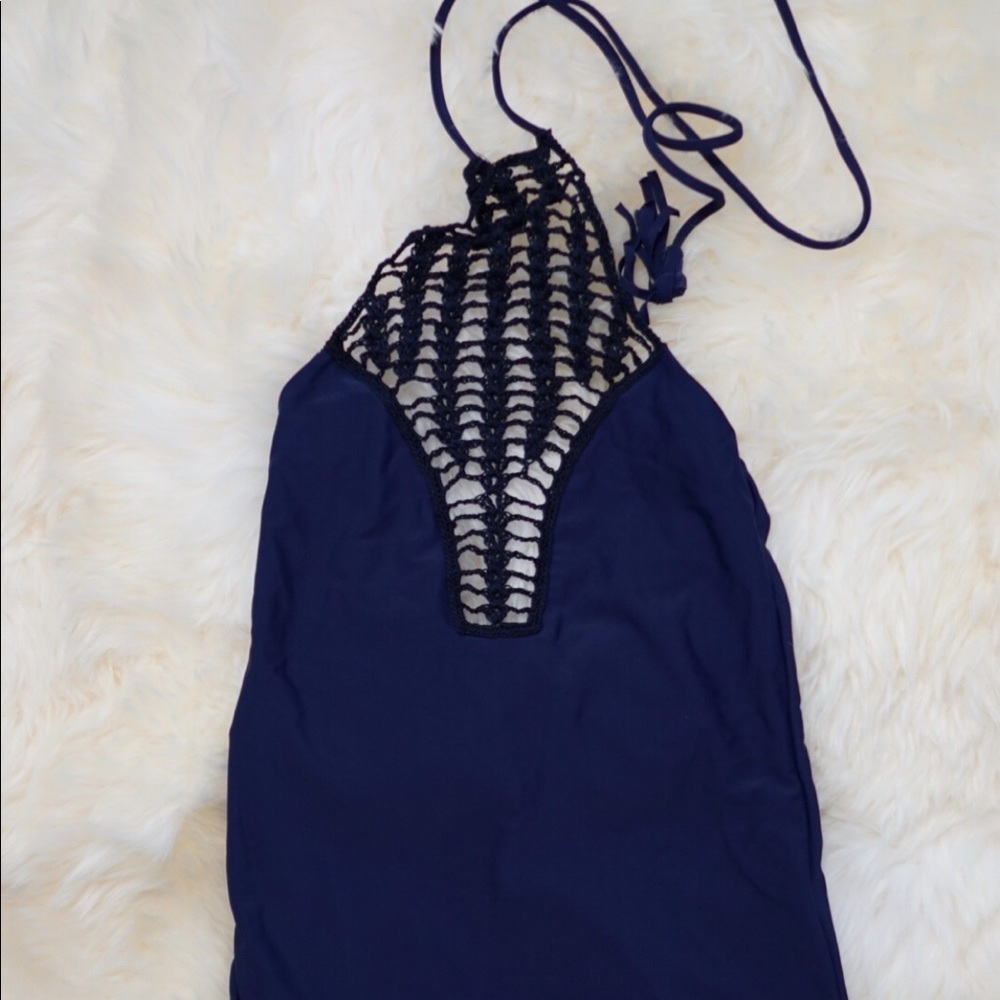 Acacia Teahupo’o in Indigo
